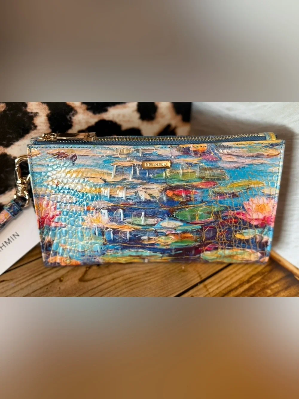 New Brahmin Melbourne DAISY Zip Wristlet Clutch WATERLILY Floral HTF NWT